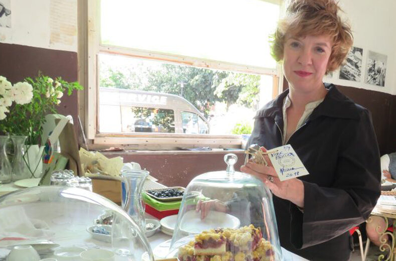 Susanne Neumann - Arbeiten, Installation, Fake