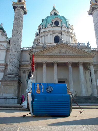 Susanne Neumann - Installation Karlsplatz Wien 11